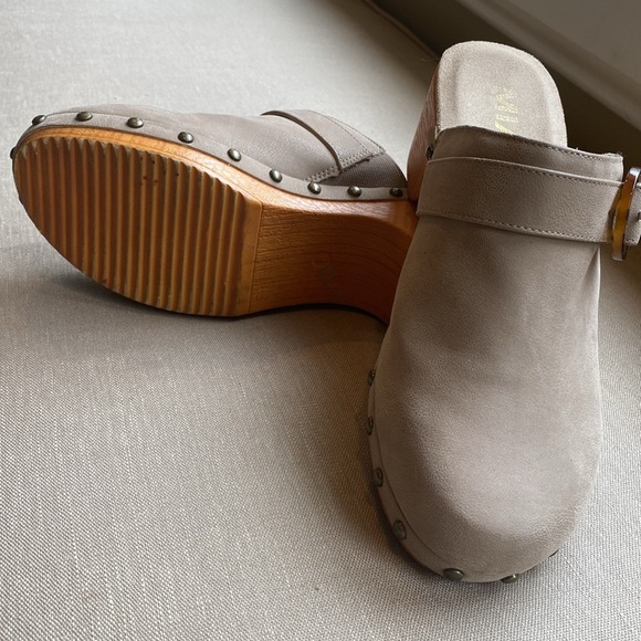 Mia Arturo Low Retro Wood Suede Studded Clogs Size 8 - Picture 6 of 12